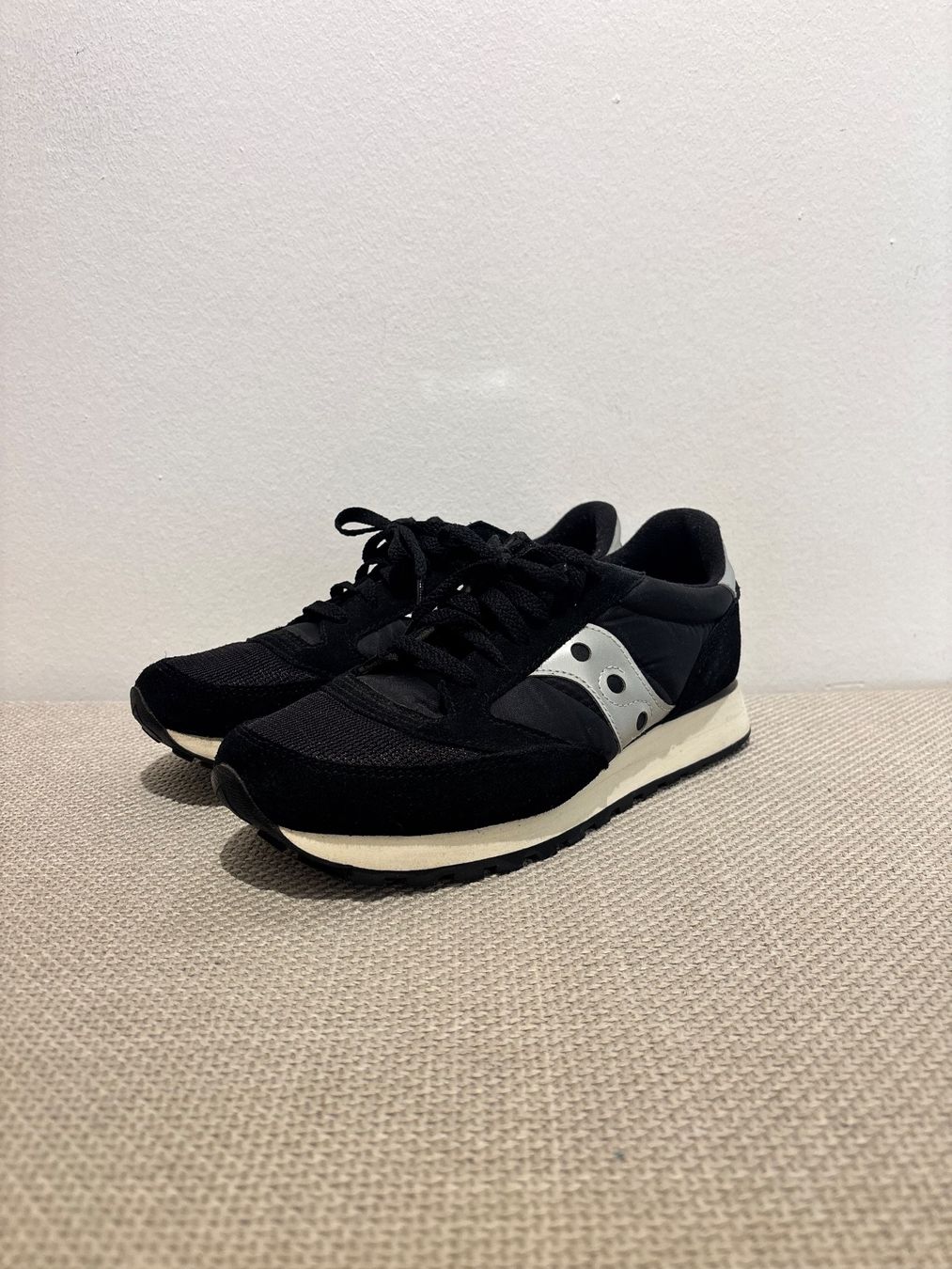 Saucony Chaussures hommes: Saucony Jazz Original schwarz Gr. 40 – D'occasion à Bottmingen par ana_5hrv 2