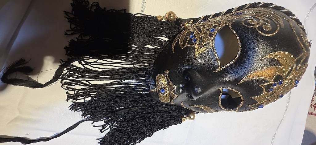 Masques: Masques de Venise  – D'occasion à Saubraz par Caly0 3