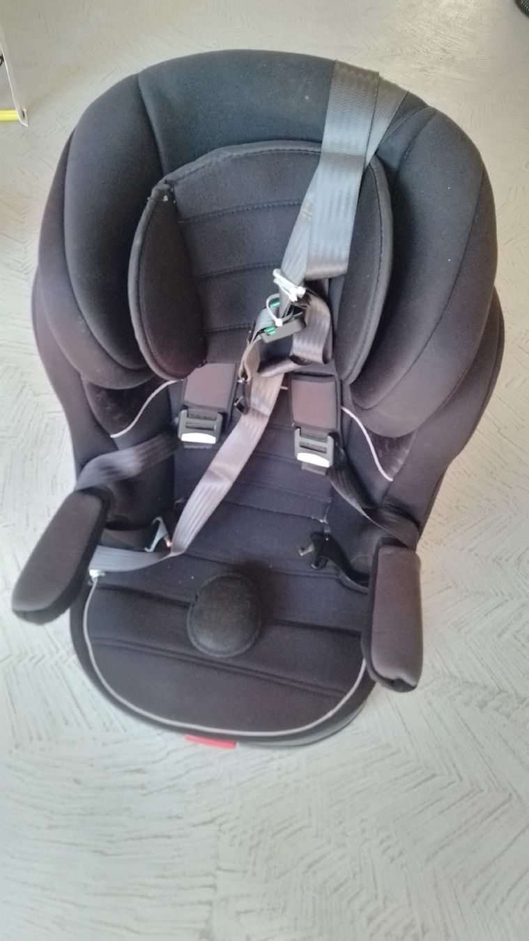 Sièges auto: Kindersitz – D'occasion à Mirchel par Margrit_Gygax