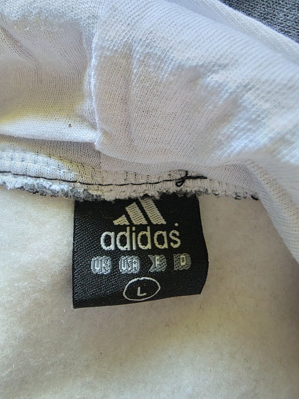 Adidas Pullover & Sweatshirts: Pullover – Gebraucht aus Mörigen von Sandra_z 2