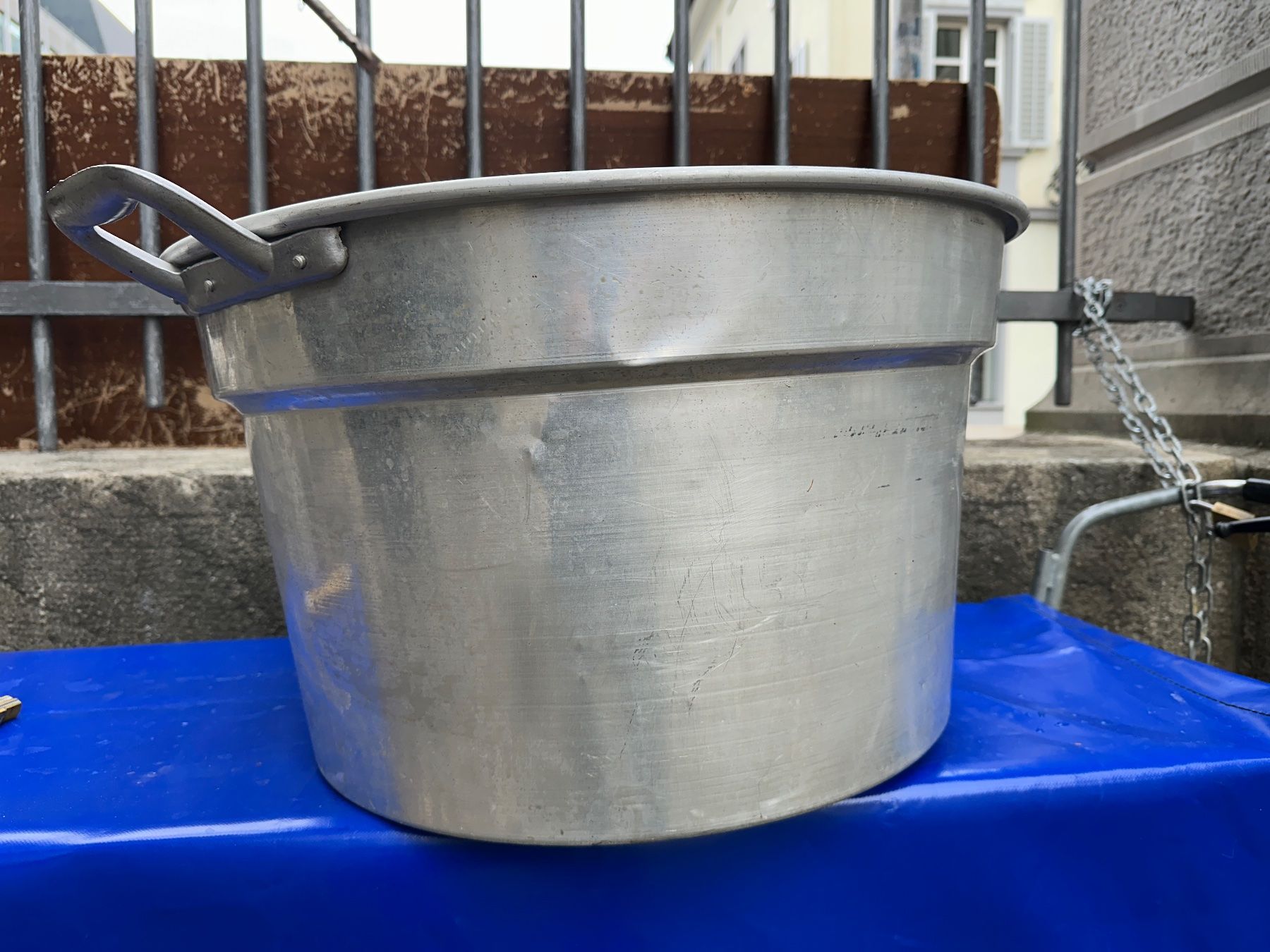 Pentole: Metalltopf ca. 75Liter !  Alukessel Gartengefäss – Usato da Zürich venduto da atlantis77 5
