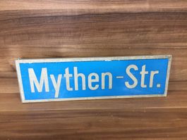 Gebrauchtes Strassenschild Mythen Strasse für Gartendeko