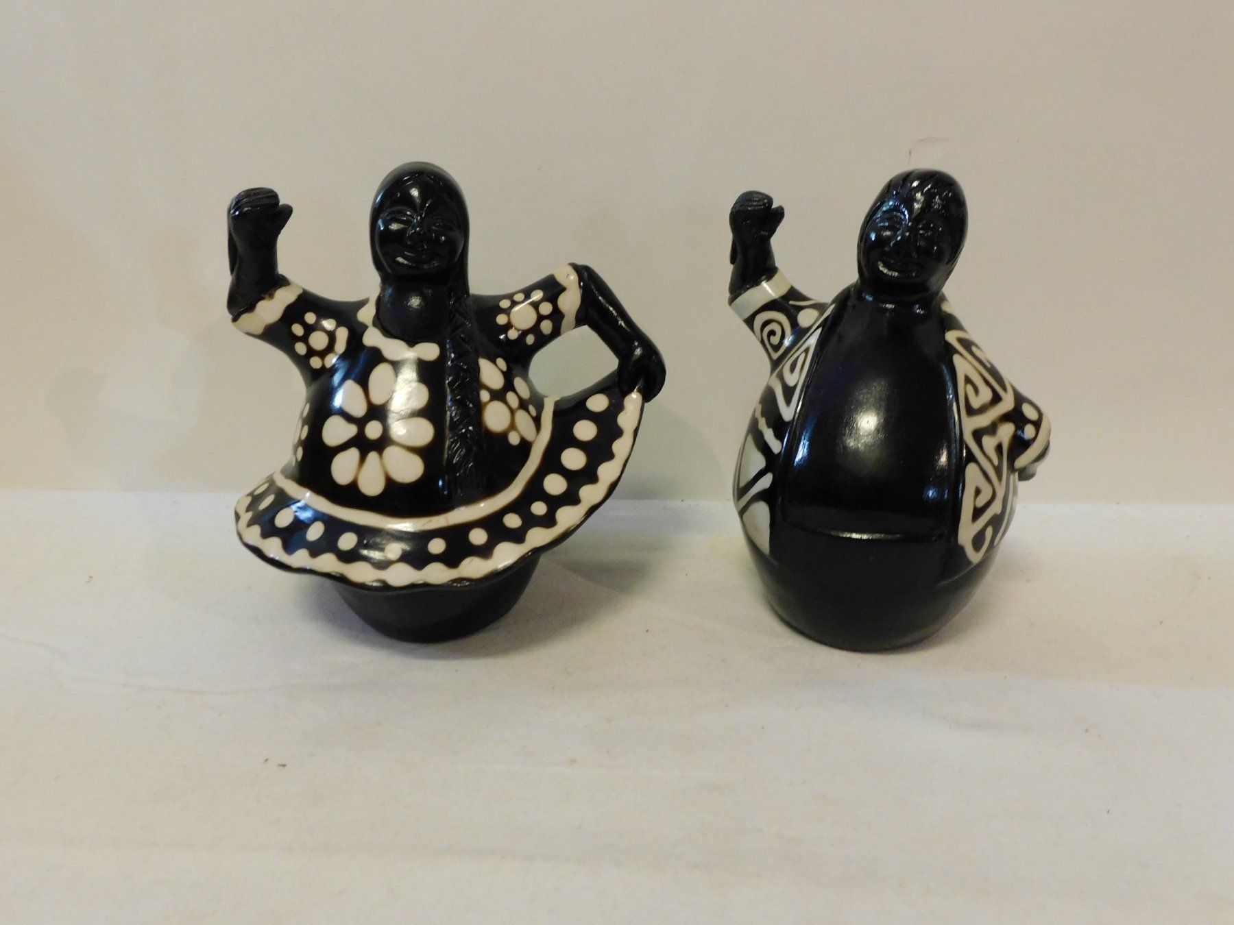 Tutte le decorazioni: 2 Maruschka Figuren – Usato da sursee venduto da trilli-tralli