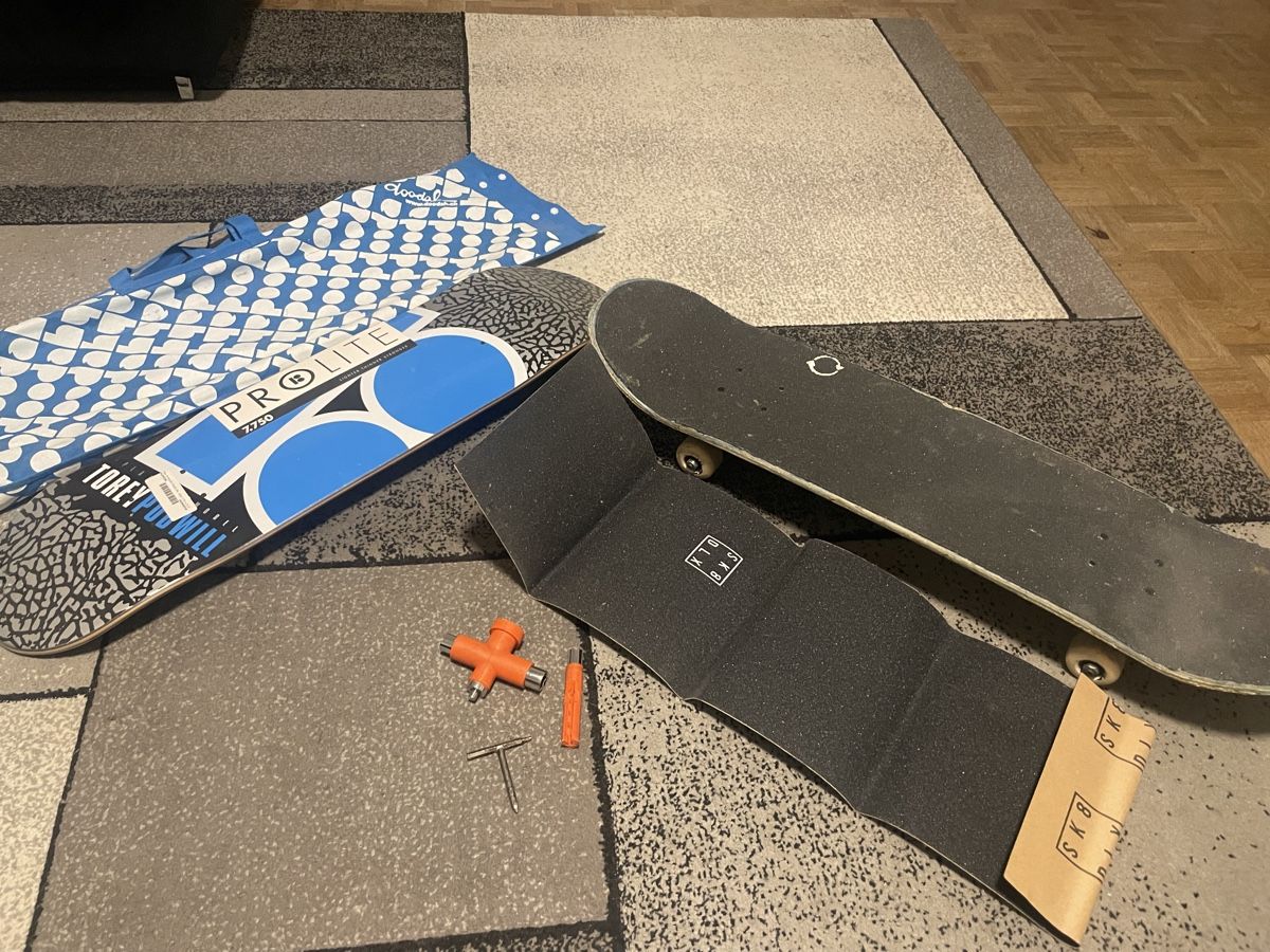 Skateboards: Skateboard mit Zubehör – Usato da Ostermundigen venduto da jak_t5pt