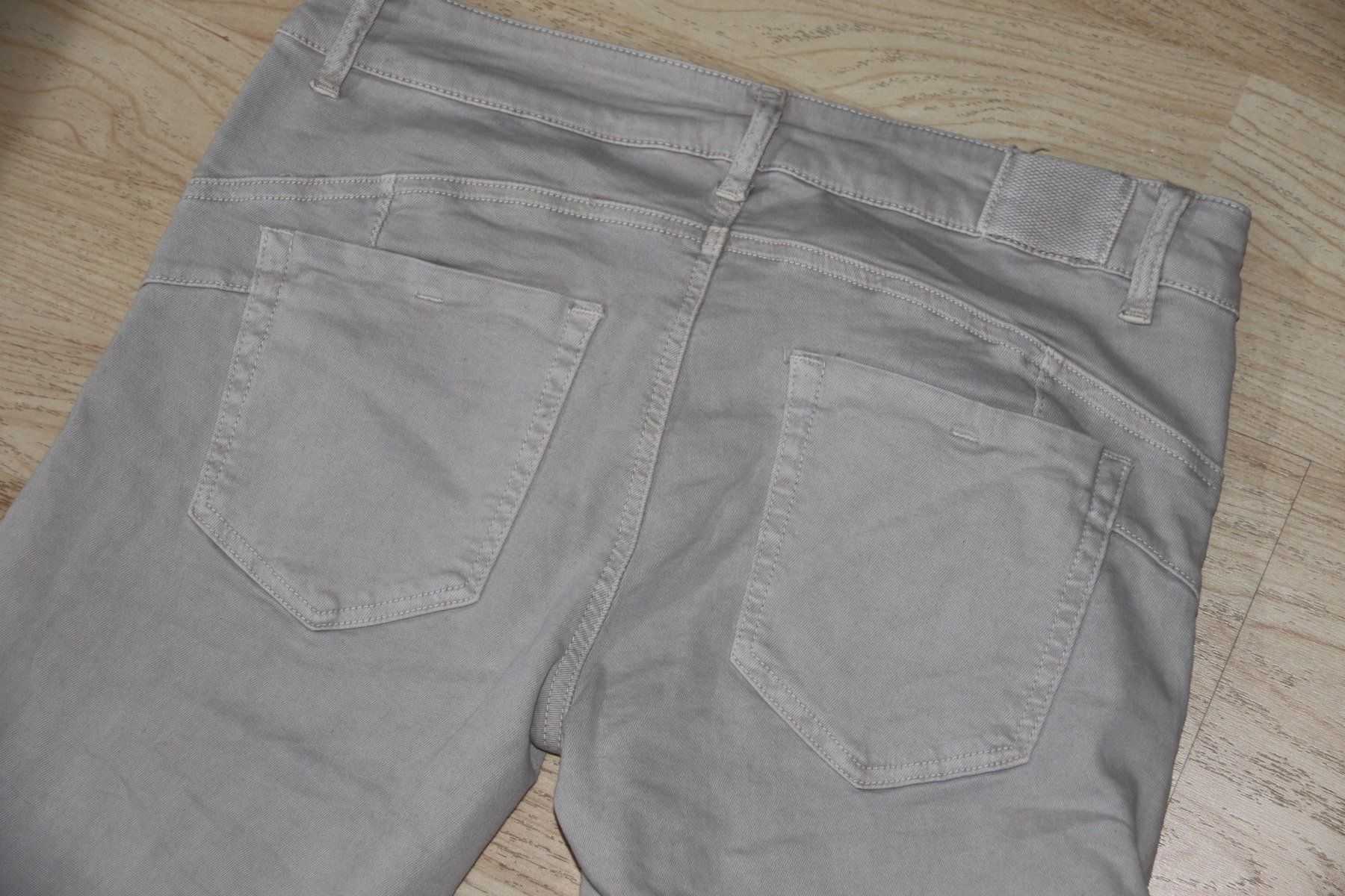Jeans: Neue Jeans Gr.M – Nuovo (secondo la descrizione) da Oberwil-Lieli venduto da Svetlana28 3
