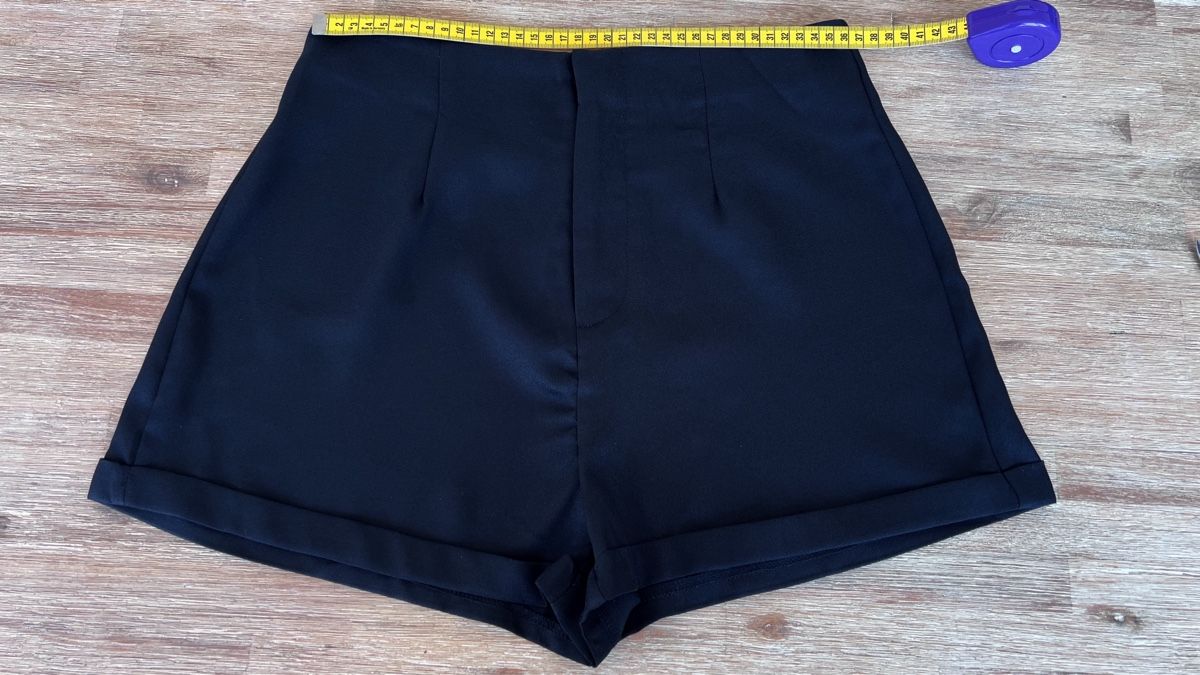 Shein Pantaloni: Black Summer Shorts M, Elegant – Nuovo (secondo la descrizione) da Dübendorf venduto da kat_yx9r 3