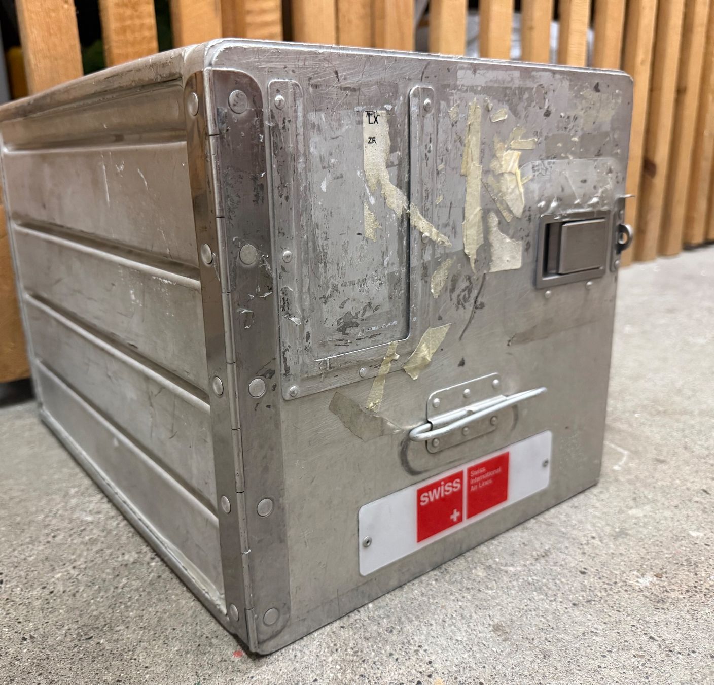 Conteneurs de construction: Swiss - Airline Galley Container – D'occasion à Ostermundigen par airline-trolley 1