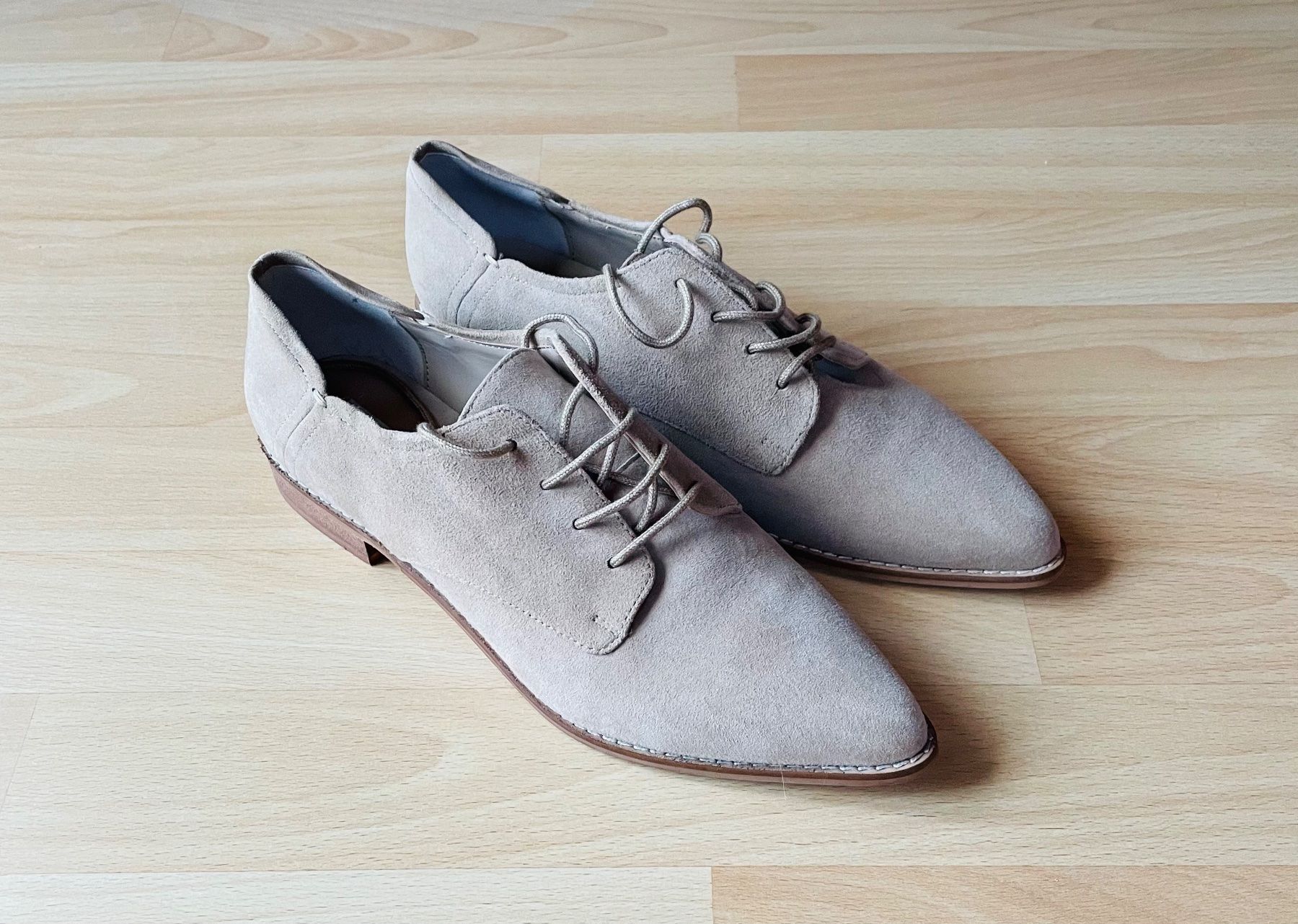Scarpe da donna: Schnürschuhe Wildleder – Usato da Ettiswil venduto da suesueheck