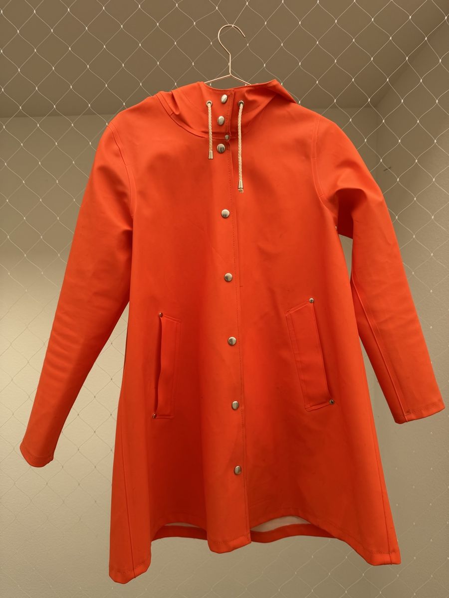 Stutterheim Cappotti: Stutterheim Mosebake Grösse S orange – Usato da Münchenstein venduto da Ladypink7 1