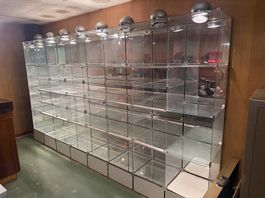 Glas Vitrine m 3.31 x m 1.84 x m 0.41