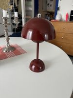 Kleine Tischlampe in Dunkelrot 