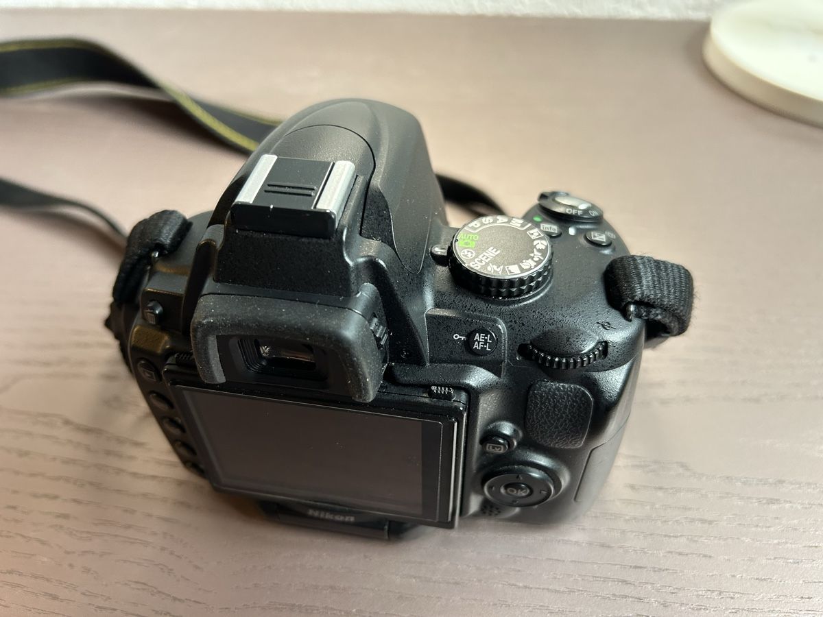Nikon Appareil photo: Nikon D5000 Digital-Spiegelreflexkamera – D'occasion à Bowil par Tinner1 2