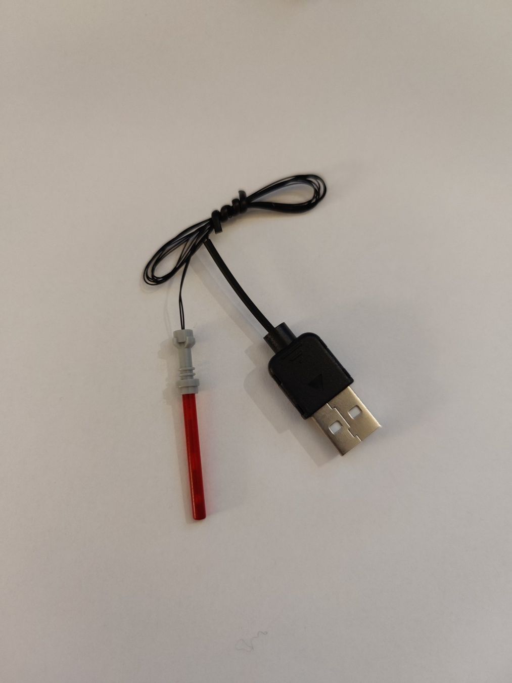 Giocattoli: LED-Lichtschwert Rot – Usato da Uster venduto da FabioR