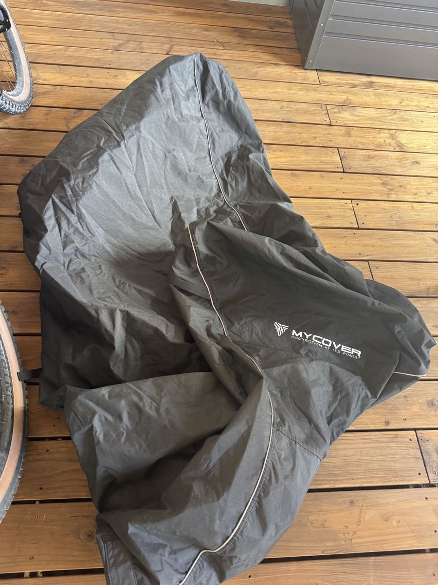 Coques & Protection écran: Abdeckplane MYCOVER Motorrad wasserdicht – D'occasion à Pfeffingen par hol_z7ys