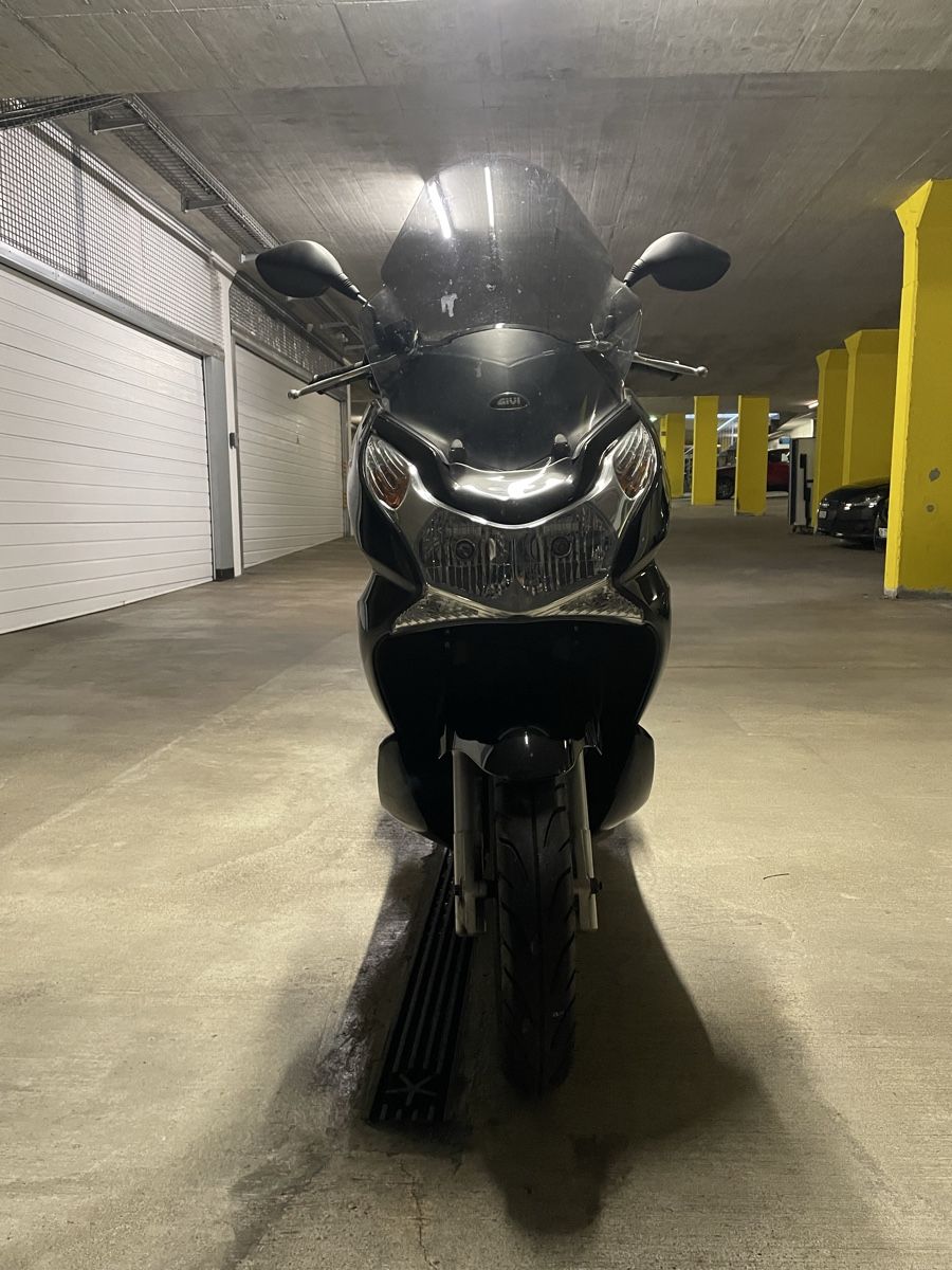 Honda Scooters: Honda PCX 125 Roller, Topcase inklusive! – Gebraucht aus Lufingen von nra330-300 1