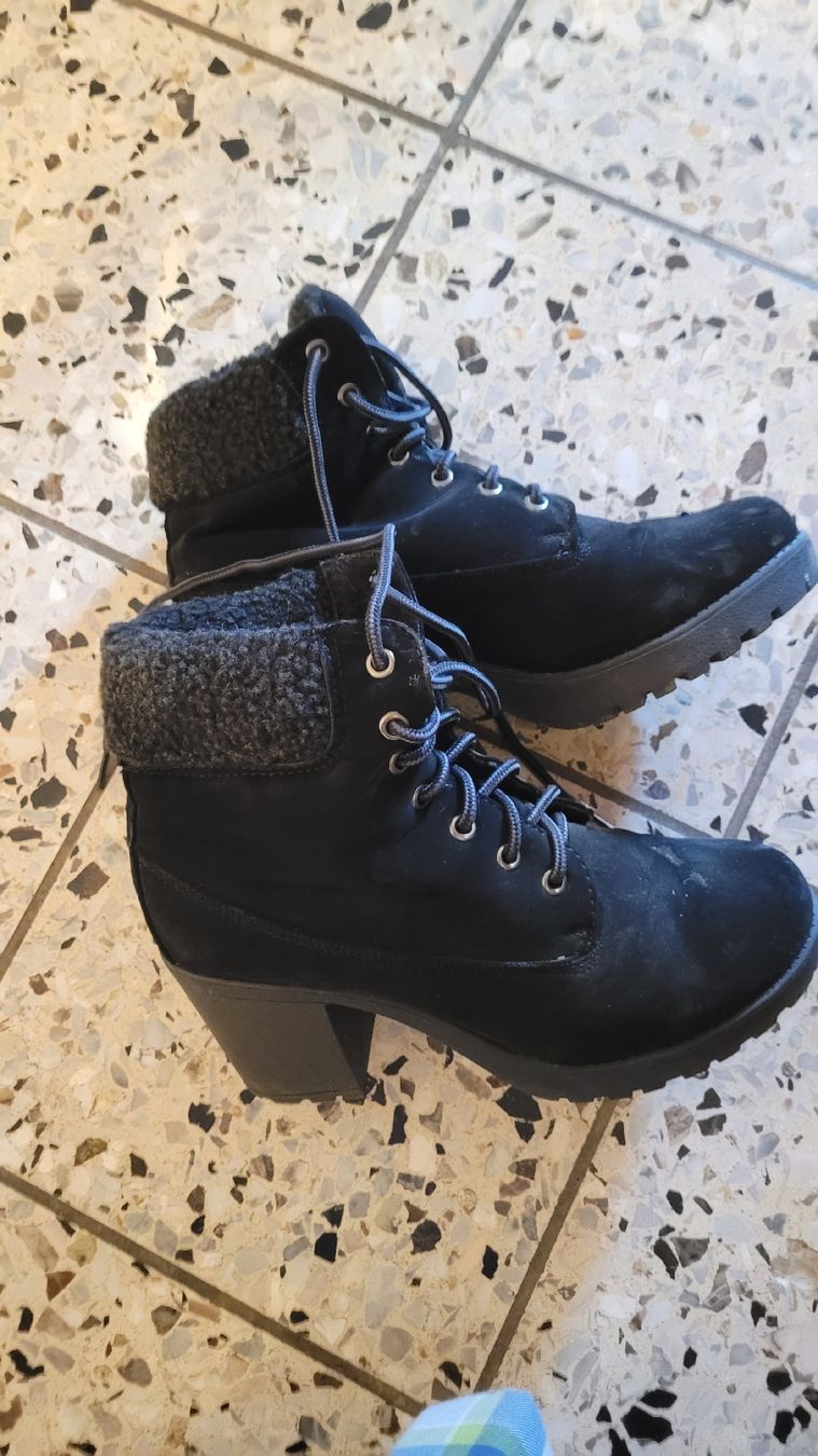 Scarpe da donna: Damen Stiefel schwarz Grösse 38 – Usato da Brugg AG venduto da Ela_Obi 2
