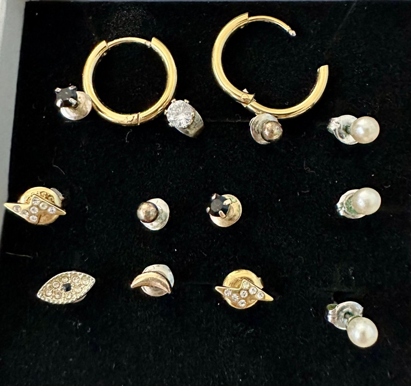 Orecchini pendenti & Orecchini a lobo: Modeschmuck-Set: 14 einzelne Ohrringe / Creolen, Mix & Match – Usato da Baden venduto da Manu913