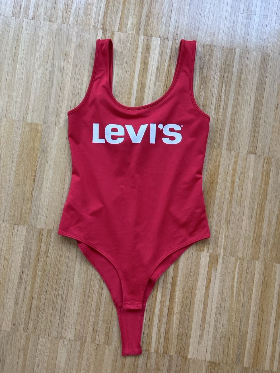 Levi's Top: Levi's Red Bodysuit, Size XS – Usato da Zürich venduto da mimiale