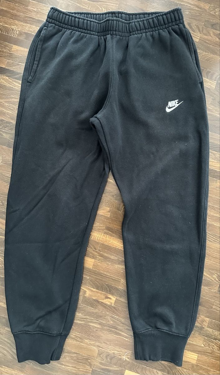 Nike Hosen: Nike Trainerhose – Neu (gemäss Beschreibung) aus Winterthur von su_4assd