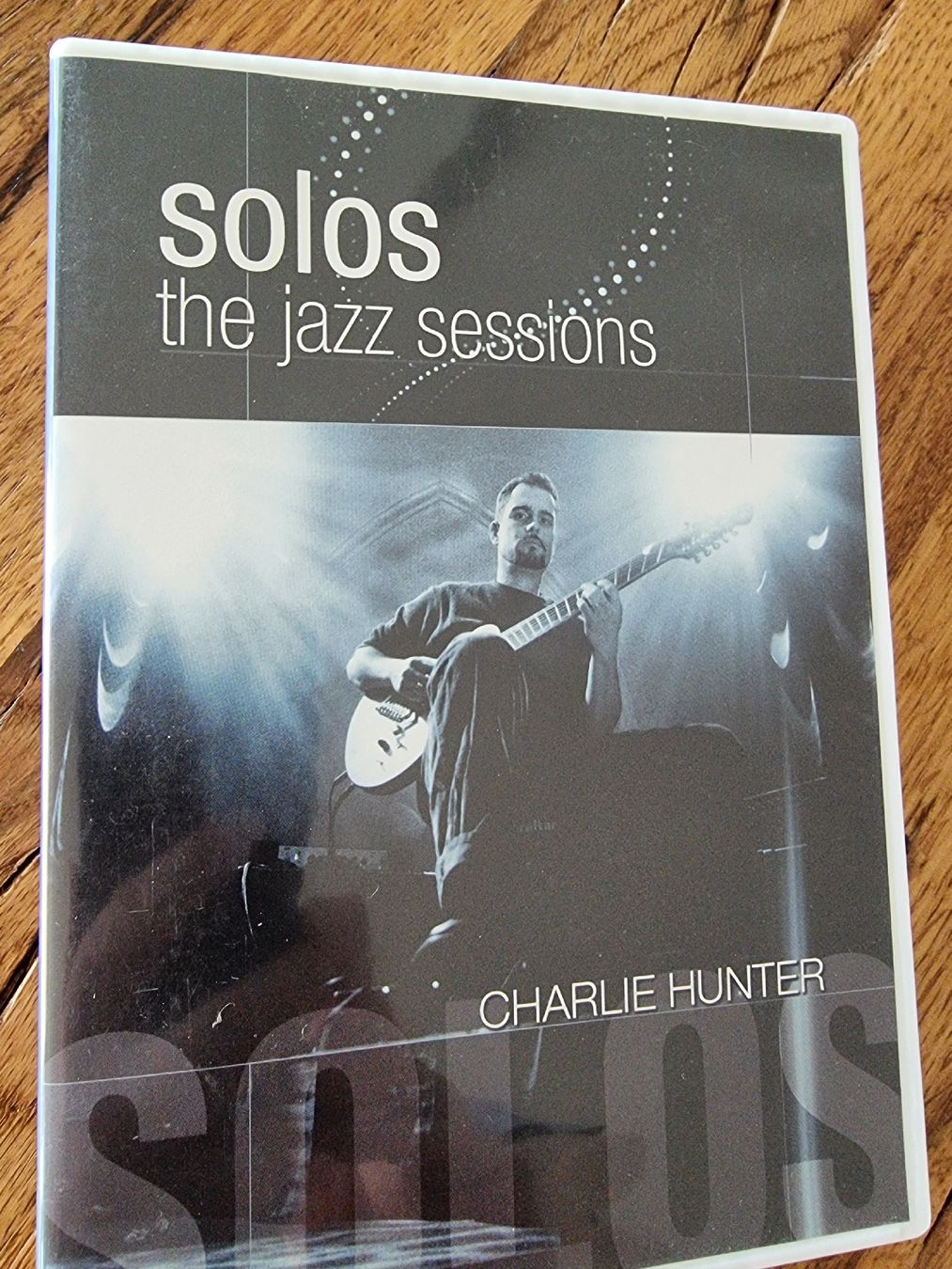 Tutti i DVDs: CHARLIE HUNTER THE JAZZ SESSIONS GITARRE – Nuovo (secondo la descrizione) da Zofingen venduto da Tinpan