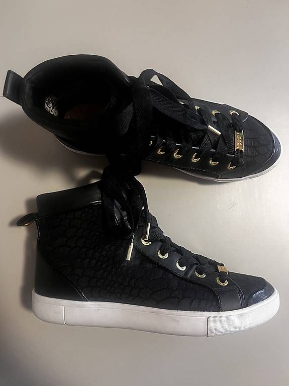 Ted Baker Scarpe da donna: Ted Baker Schuhe Sneakers 39 schwarz – Usato da Zürich venduto da Bilgolagirl