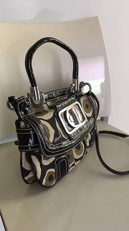 Guess Borse da donna: Borsetta Guess Vintage – Usato da Muralto venduto da eva_bjp2 2