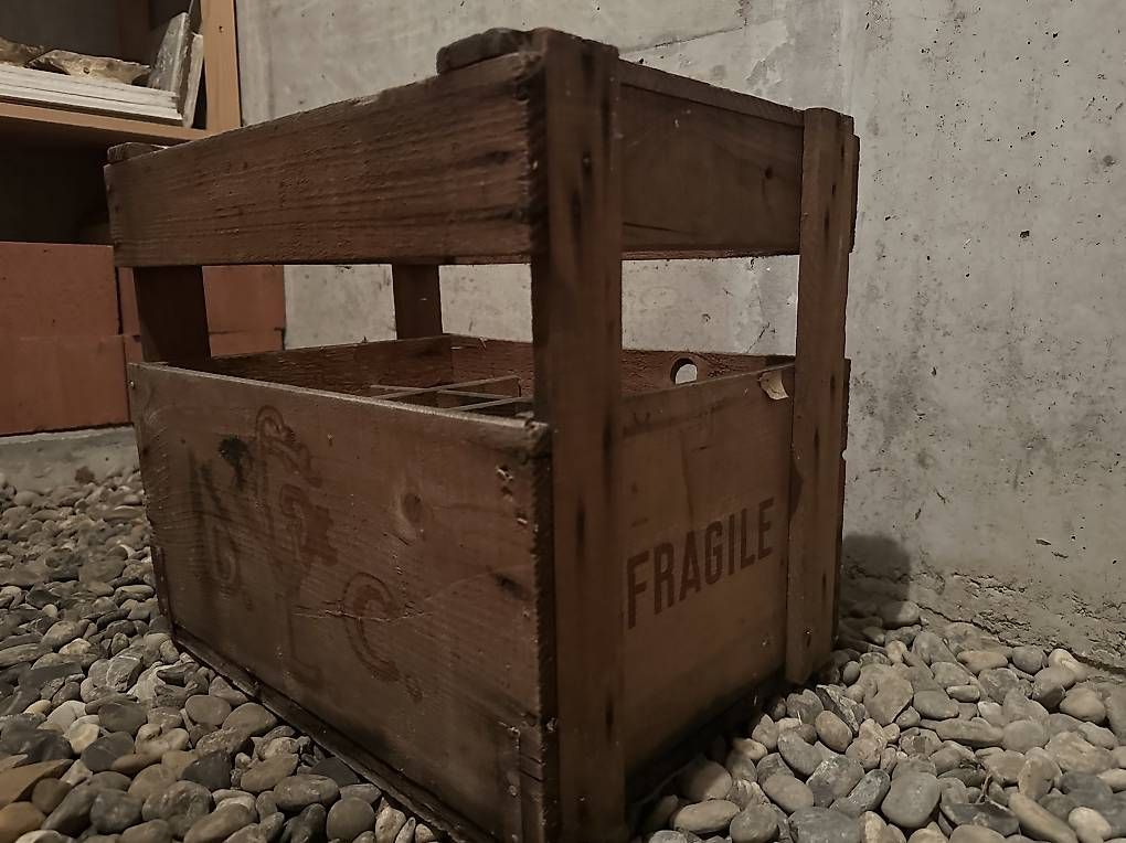 Autres: Weinkiste – D'occasion à Binningen par C0llin