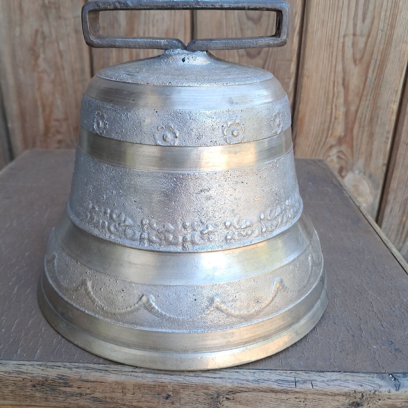 Glocken & Treicheln: Gute Alte Glocke  – Gebraucht aus Murten von SHETHOF 3