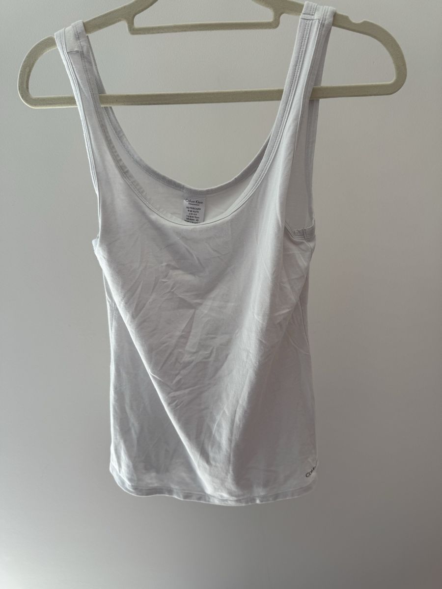 Calvin Klein Top: Calvin Klein Tanktop – Usato da Zürich venduto da di_archive