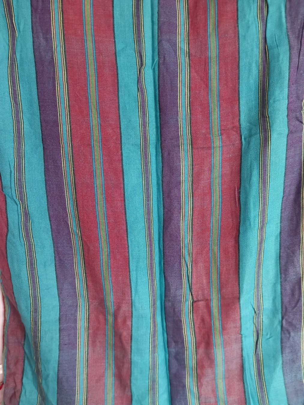 Foulards, Tücher & Schals: Pull bourgogne et foulard rayé en viscose – Gebraucht aus Faoug von per_kp6r 1
