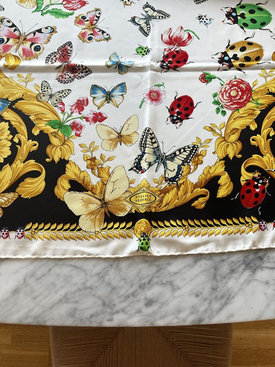 Versace Foulards, Tücher & Schals: Versace Foulard Schal Tuch – Gebraucht aus Baden von GregK02 8