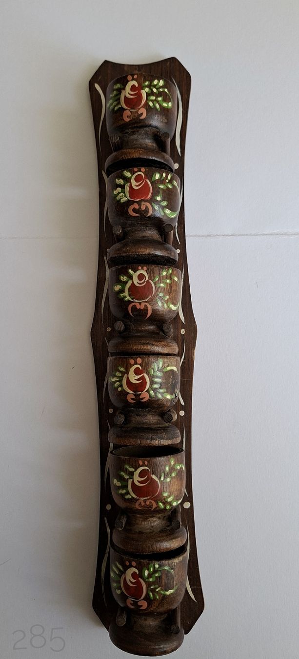 Altre Stoviglie: Vintage 7-teiliges Eierbecher Set aus Holz – Usato da Dietikon venduto da Magi2 1