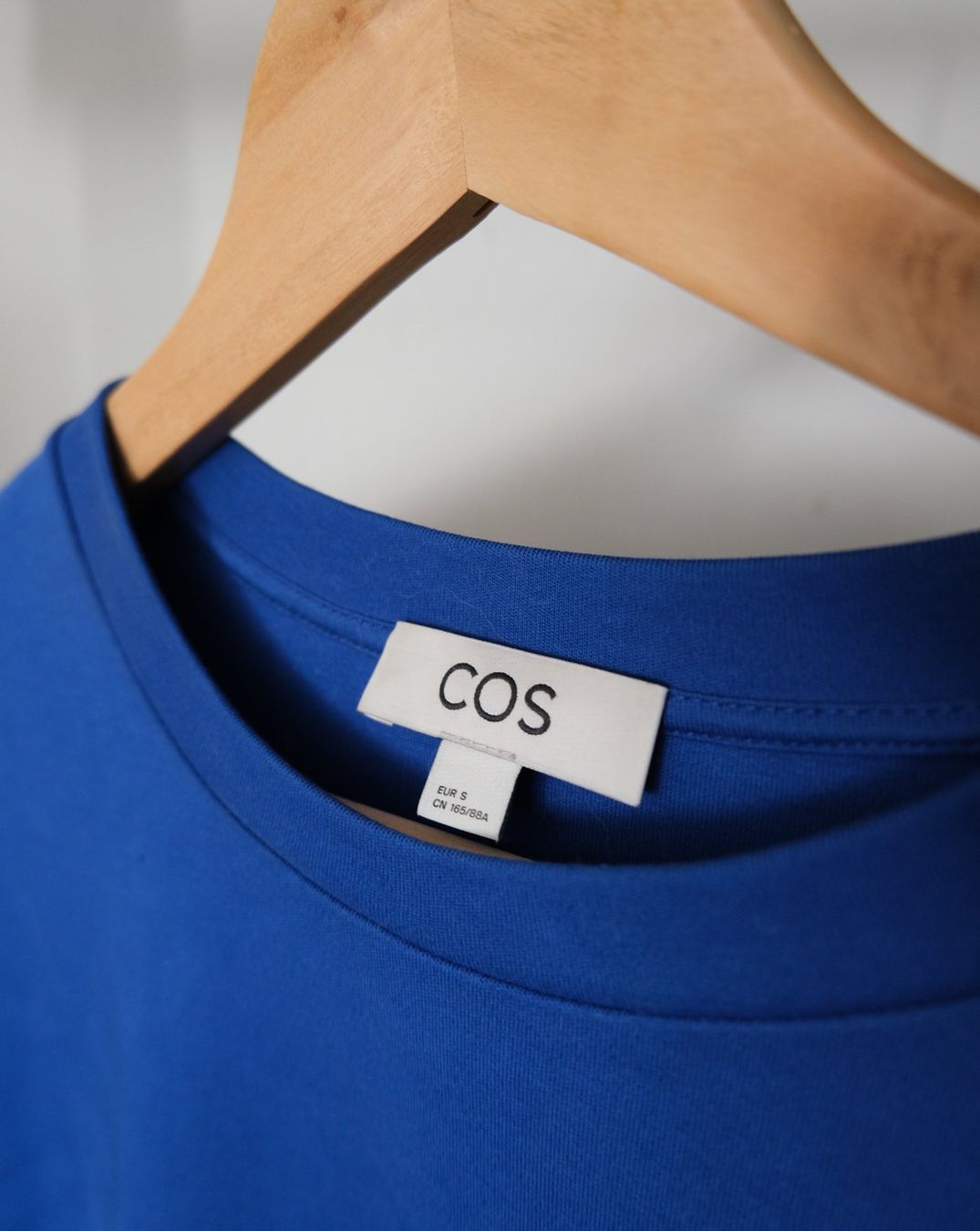 Cos T-shirt: COS cotton oversized tshirt – Usato da Zollikerberg venduto da lunavis 1