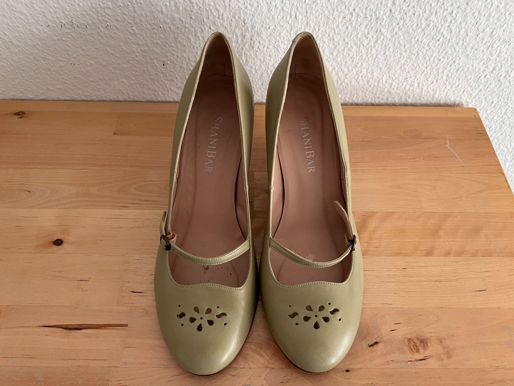 Scarpe da donna: ShaniBar Damenschuhe Gr. 37-37.5 – Usato da Bern venduto da NNV 1
