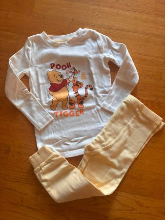 Schönes Pyjama Gr. 98, Neu