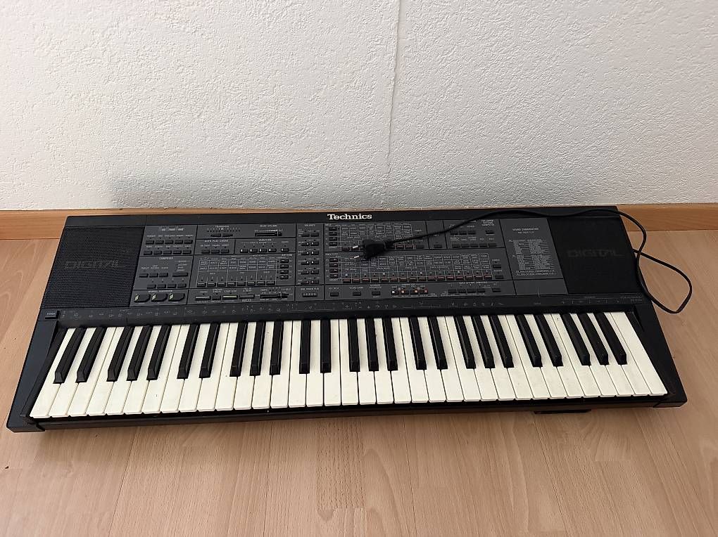 Instruments de musique: Keyboard  – D'occasion à Wilen b. Wil par Valerx