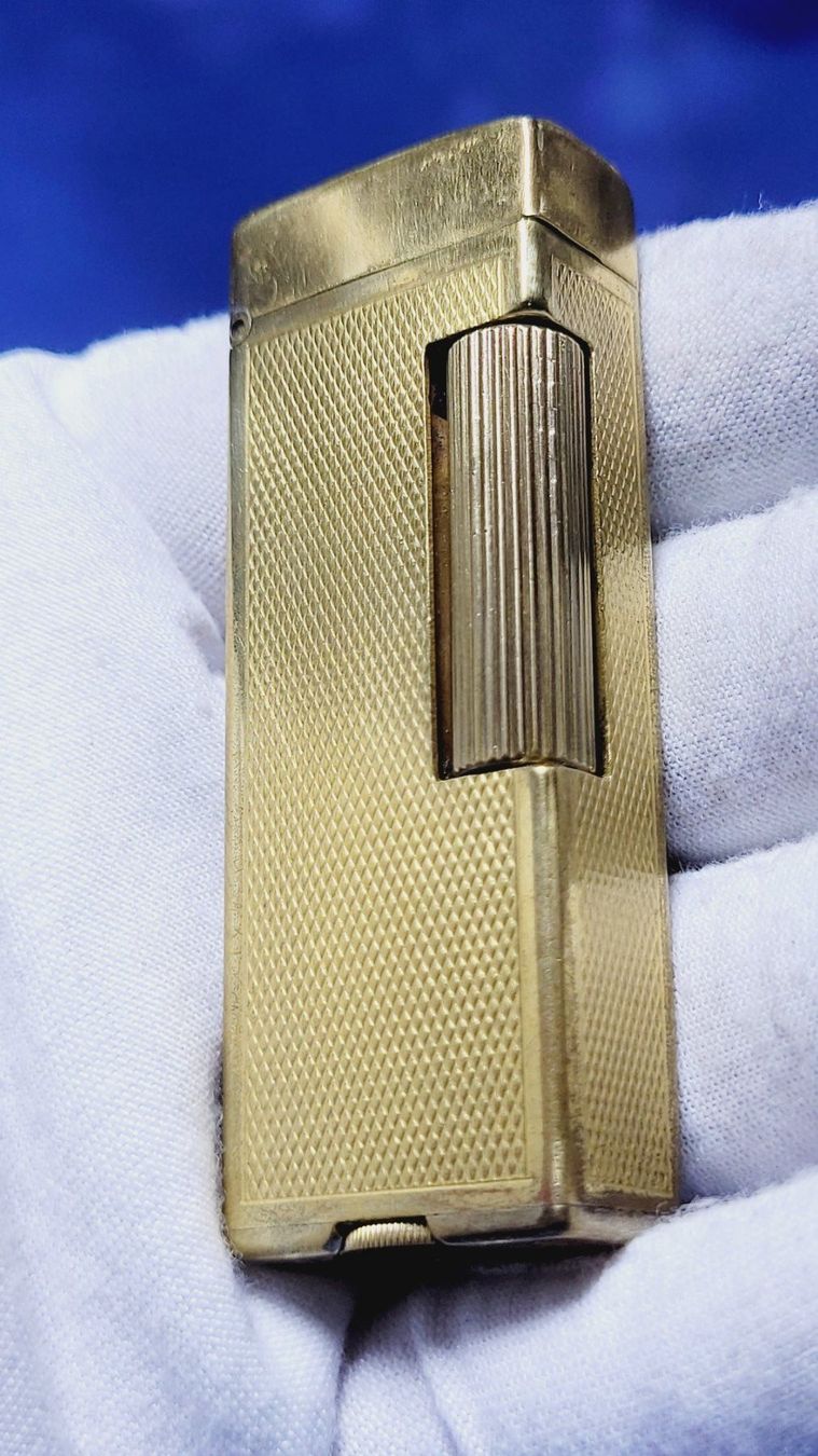 Dunhill Accendini: Dunhill Feuerzeug Benzin original Ledertasche & Box – Usato da Emmenbrücke venduto da Feuerzeugservice 2