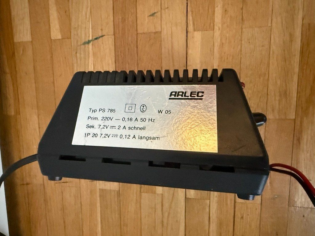 Caricatori & Batterie: Akkuladegerät Ni-Cd Akkus – Usato da Zug venduto da marcosonlineshop 4