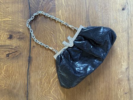 Elegante schwarze Clutch mit Kette – Abendtasche