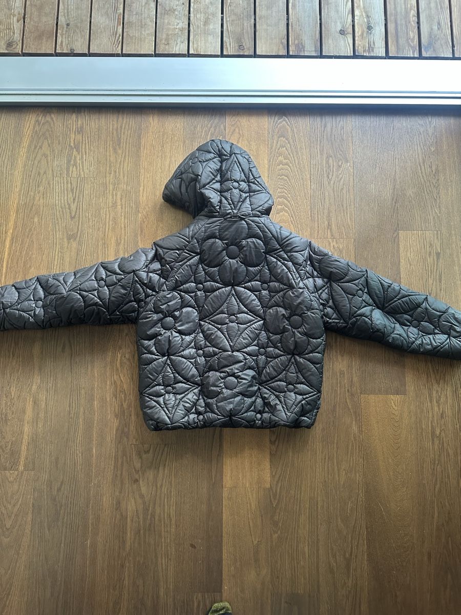 Louis Vuitton Giacche: Louis Vuitton puffer jacket – Usato da Zürich venduto da Miguel-Zurich 1