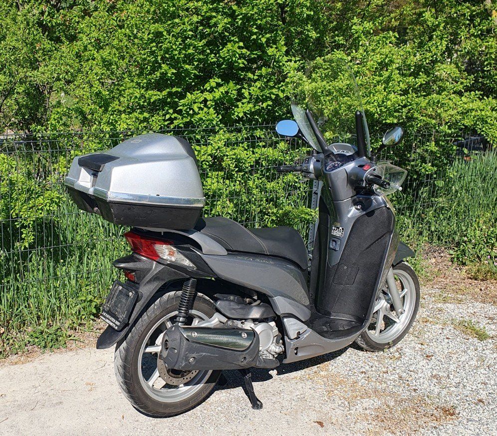 Honda Scooter: Scooter Honda SH300 – Usato da Uvrier venduto da inalbern 1