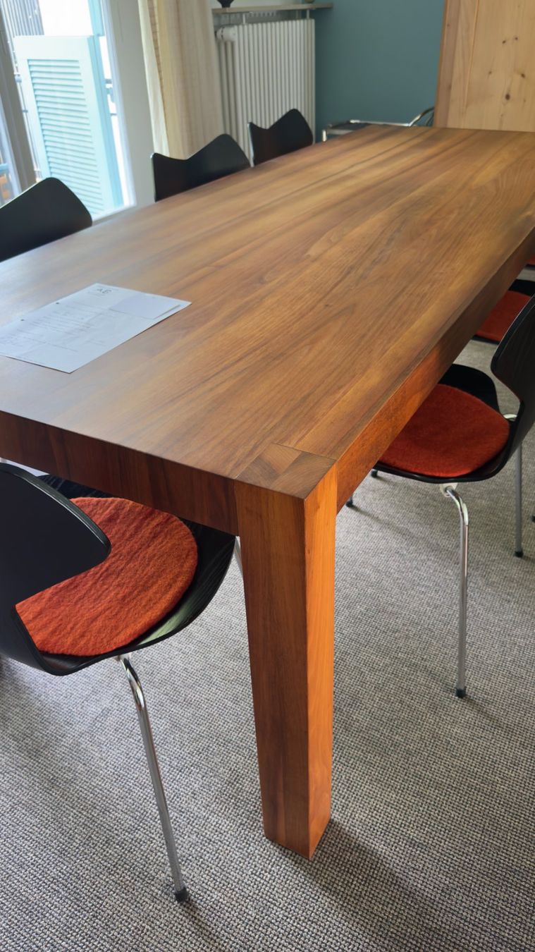 Tavoli: Esstisch Nussbaum – Usato da Basel venduto da nizzle 9