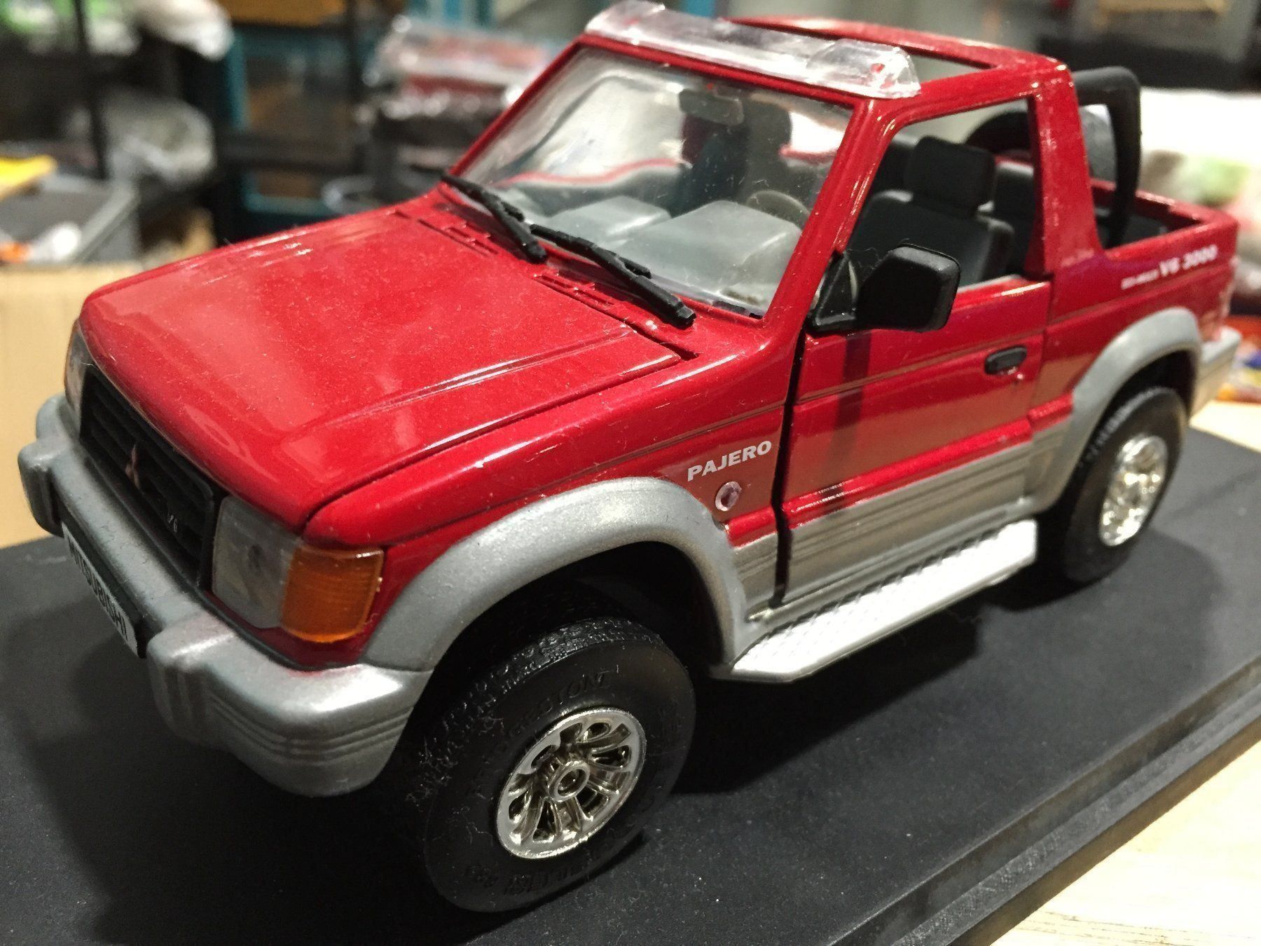 Mitsubishi Modellini d'auto: mitsubishi pajero 3000 v6 cabrio – Usato da Reinach AG venduto da rares75
