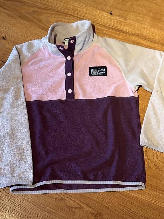 Pulls et sweat-shirts: Didriksons Mädchen Flecce Pulli Gr.140 – D'occasion à Berg SG par Berglerfabi