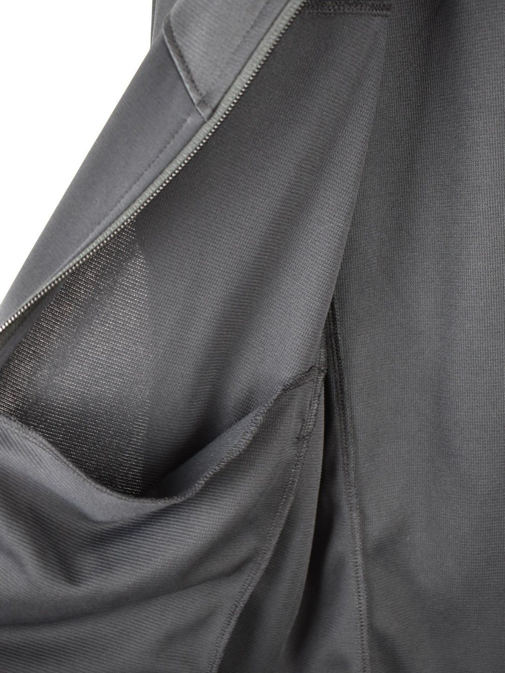 Under Armour Giacche: Under Armour Trainingsjacke Gr.M, neuwertig – Nuovo (secondo la descrizione) da Nürensdorf venduto da 2ND_STORY 7