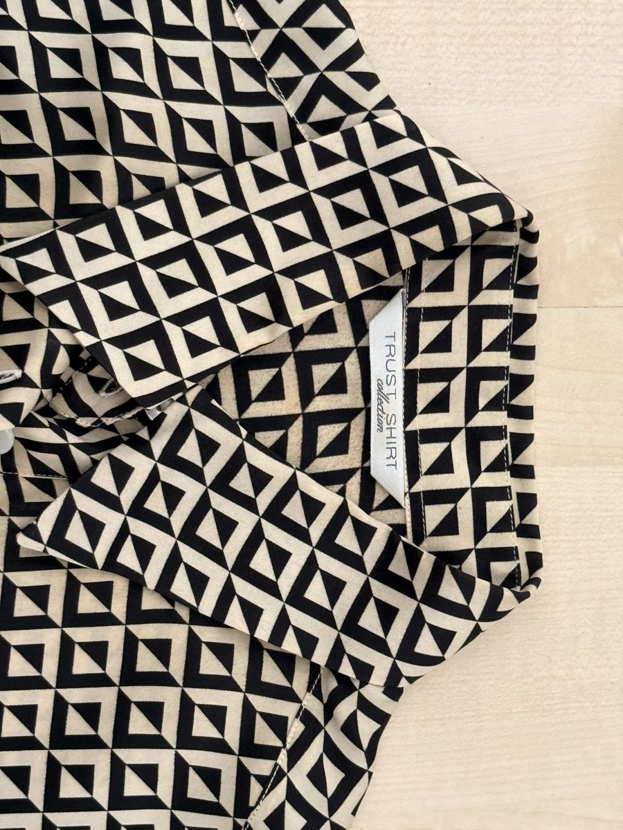 Camicette: Vintage Trust Shirt Musterbluse – Usato da Neerach venduto da lar_tkp2