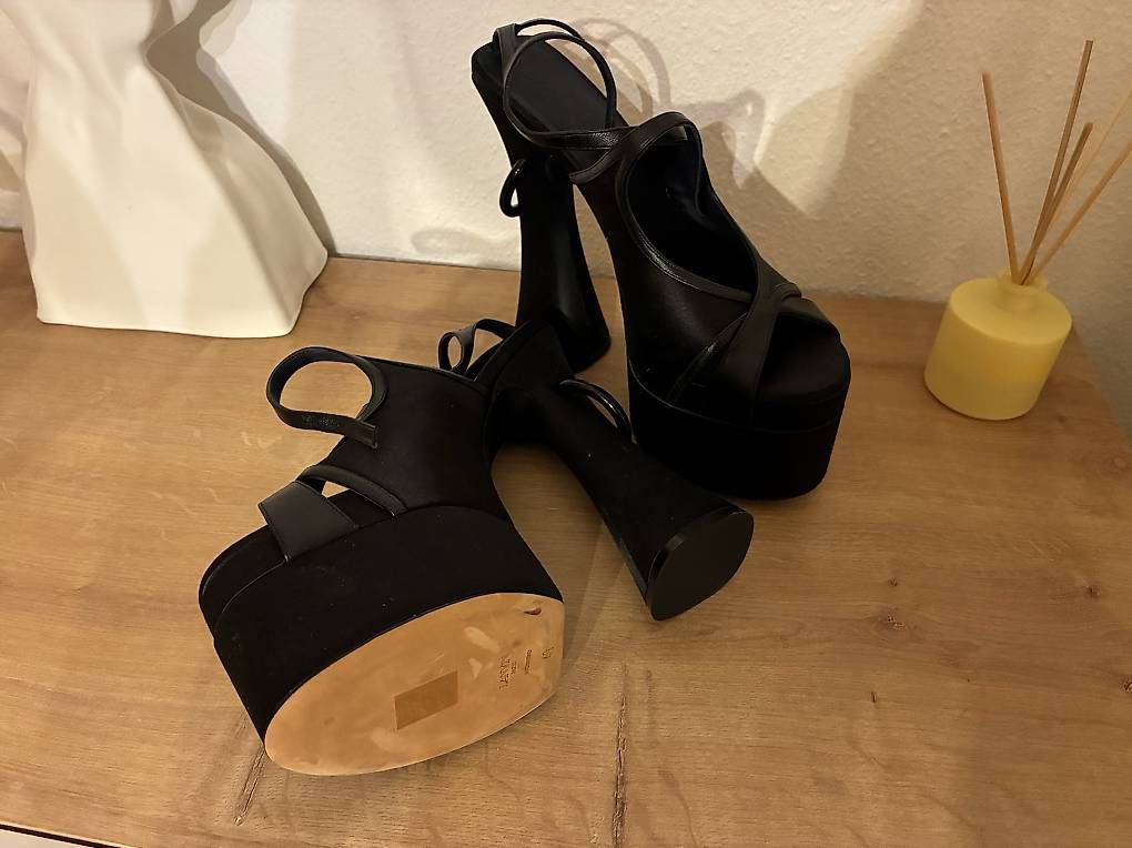 Lanvin Scarpe da donna: Lanvin Plateau-Sandalen, Gr. 40 – Nuovo (secondo la descrizione) da Gibswil venduto da Miratec 3