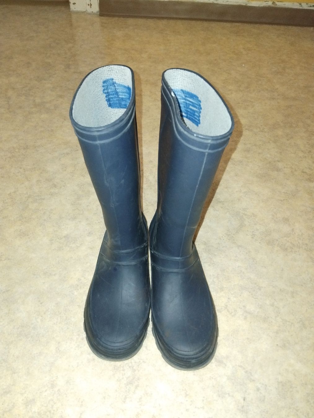 Chaussures garçon: Regenstiefel – D'occasion à Betschwanden par mel_yrp5