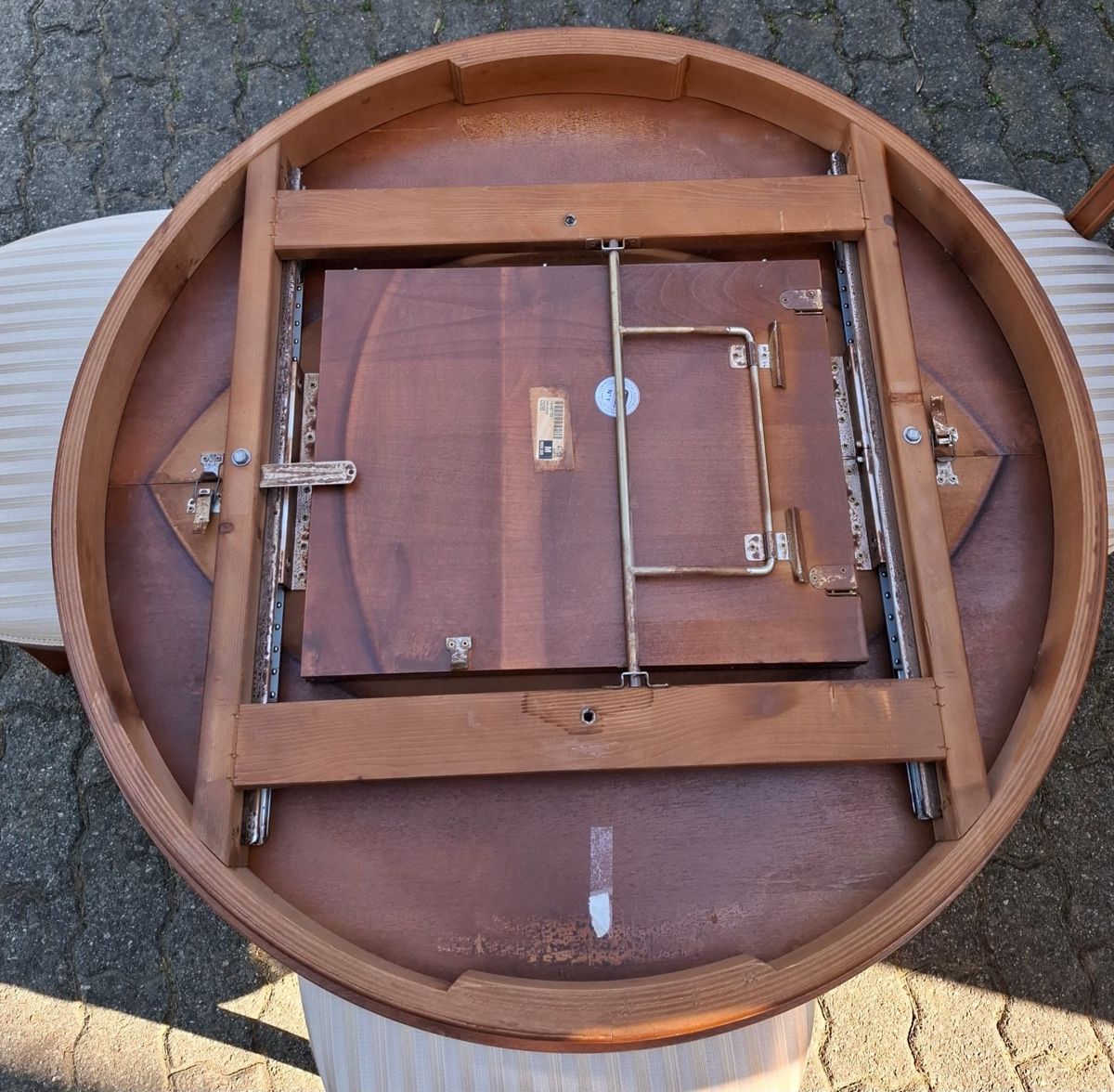 Set di tavolo e panche: Runder Esstisch aus Holz mit 4 Stühlen – Usato da Langendorf venduto da olpafa 1