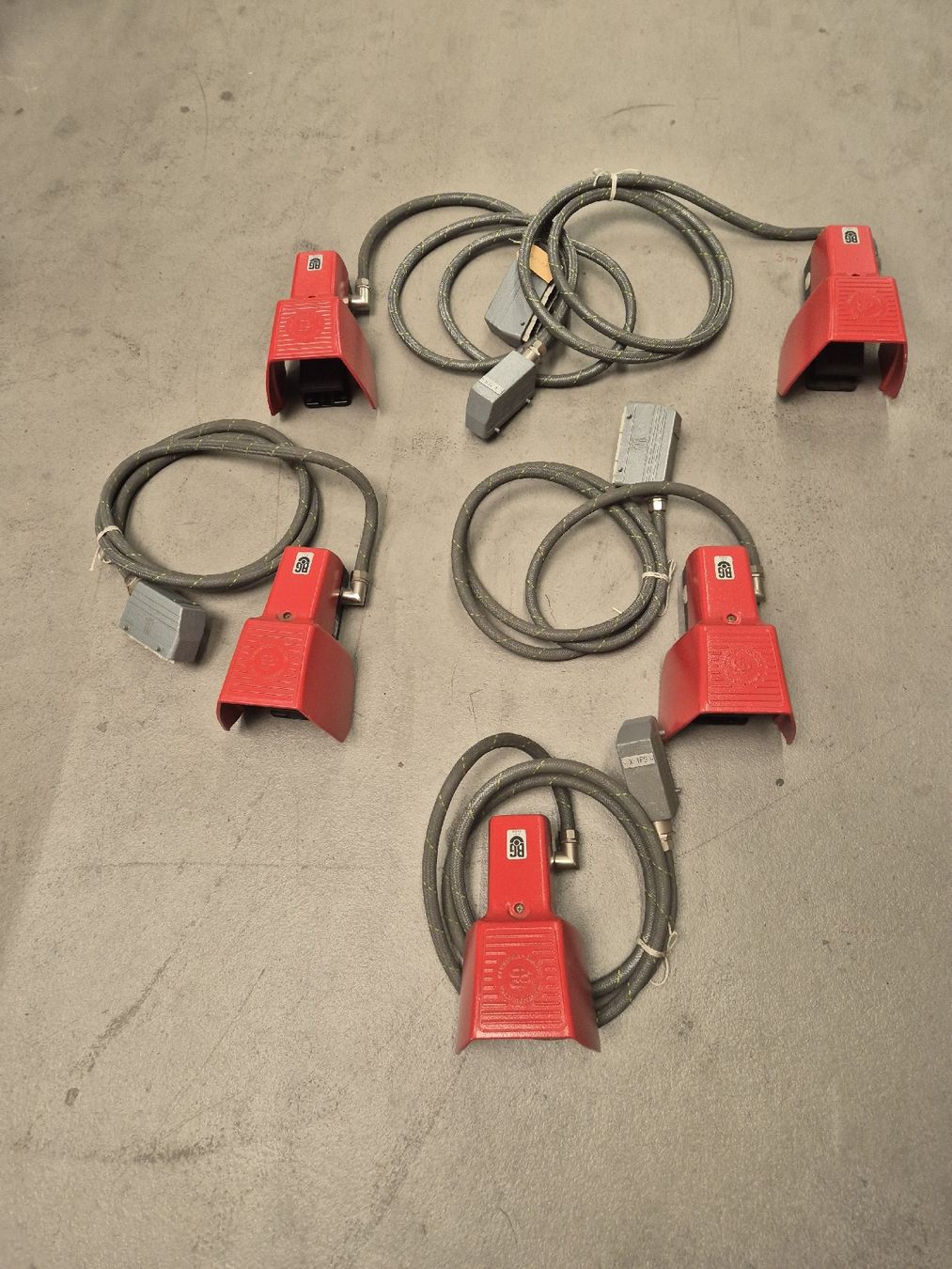 Altro per industria metallurgica: Fusspedale elektrisch 5 Stück – Nuovo (secondo la descrizione) da Thalwil venduto da Moritz.A 3